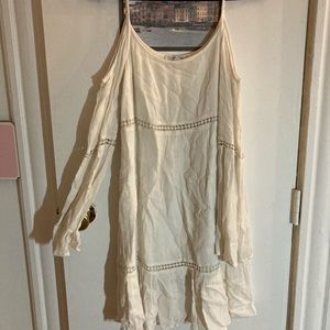 Cute shoulder cut out dress